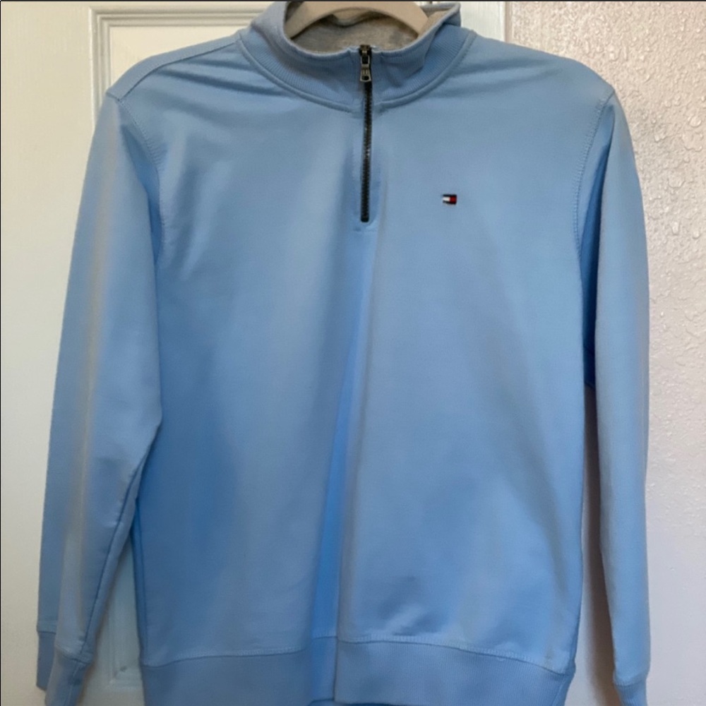 BRAND NEW NEVER WORN TOMMY HILFIGER SWEATER